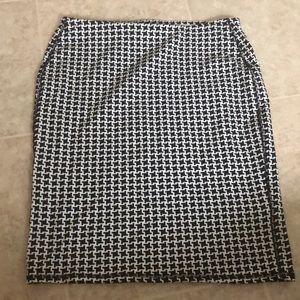 Stretch pencil skirt
